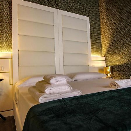 Nel Cuore Dell'Aquila Bnb Exterior foto