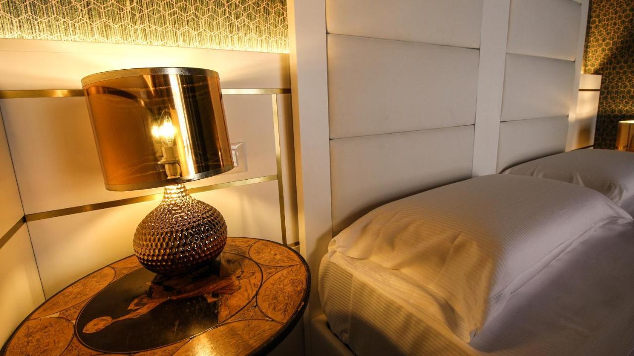 Nel Cuore Dell'Aquila Bnb Exterior foto