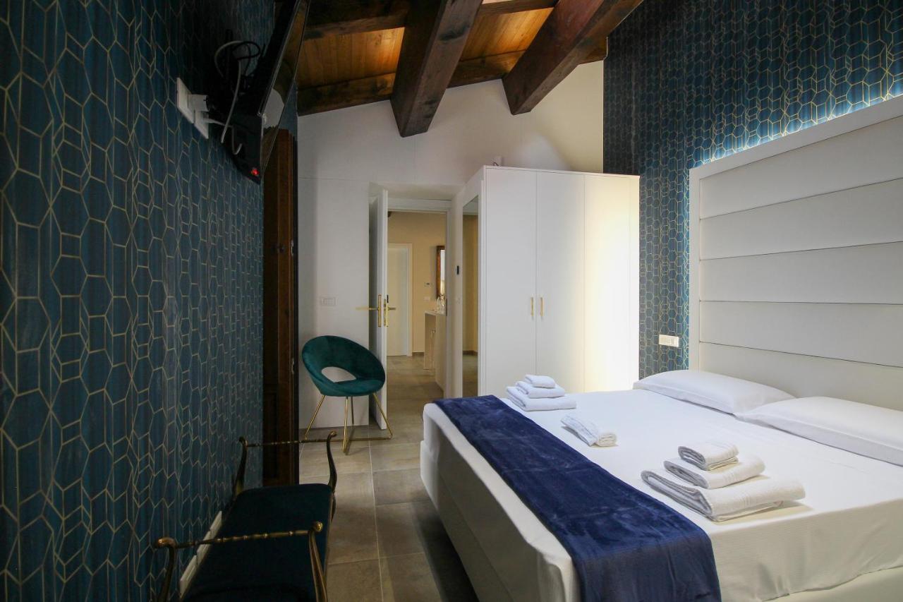 Nel Cuore Dell'Aquila Bnb Exterior foto
