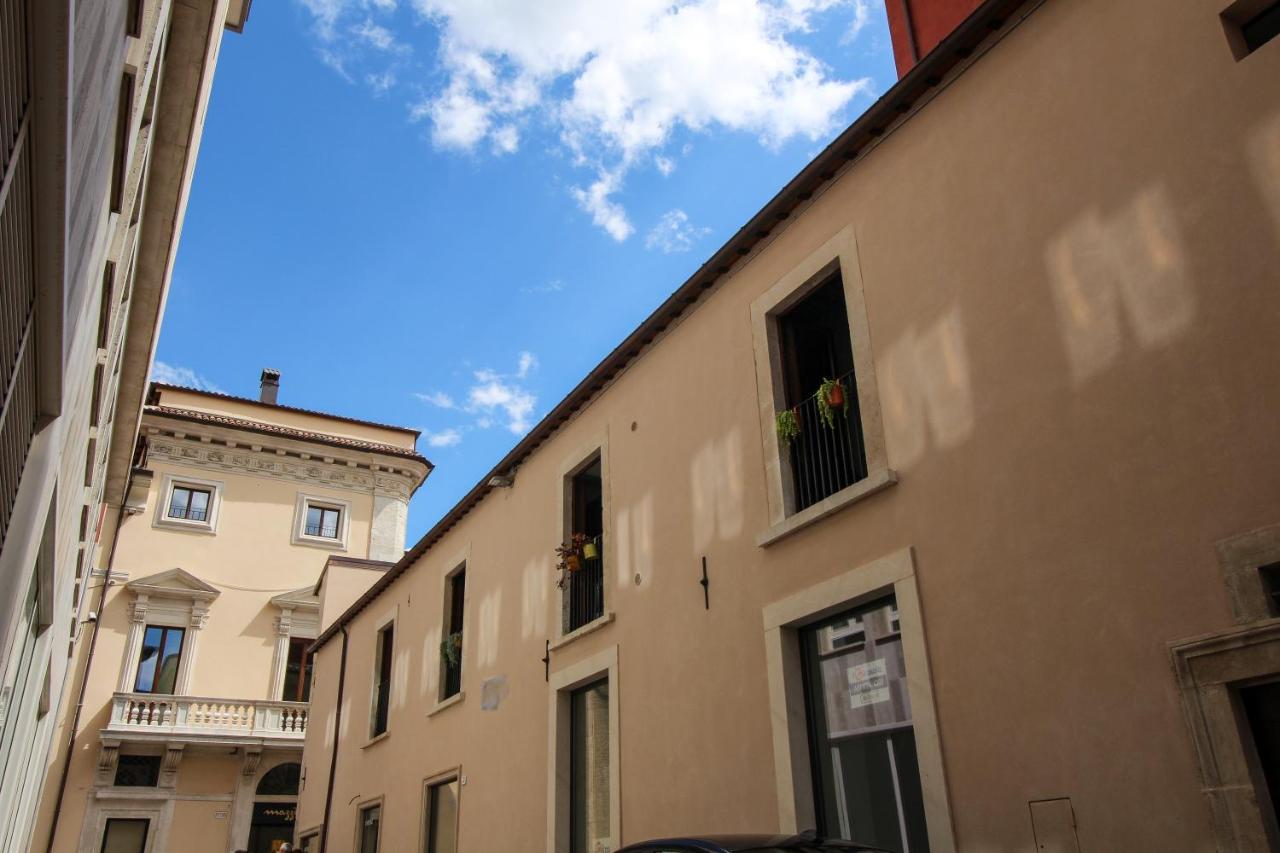 Nel Cuore Dell'Aquila Bnb Exterior foto